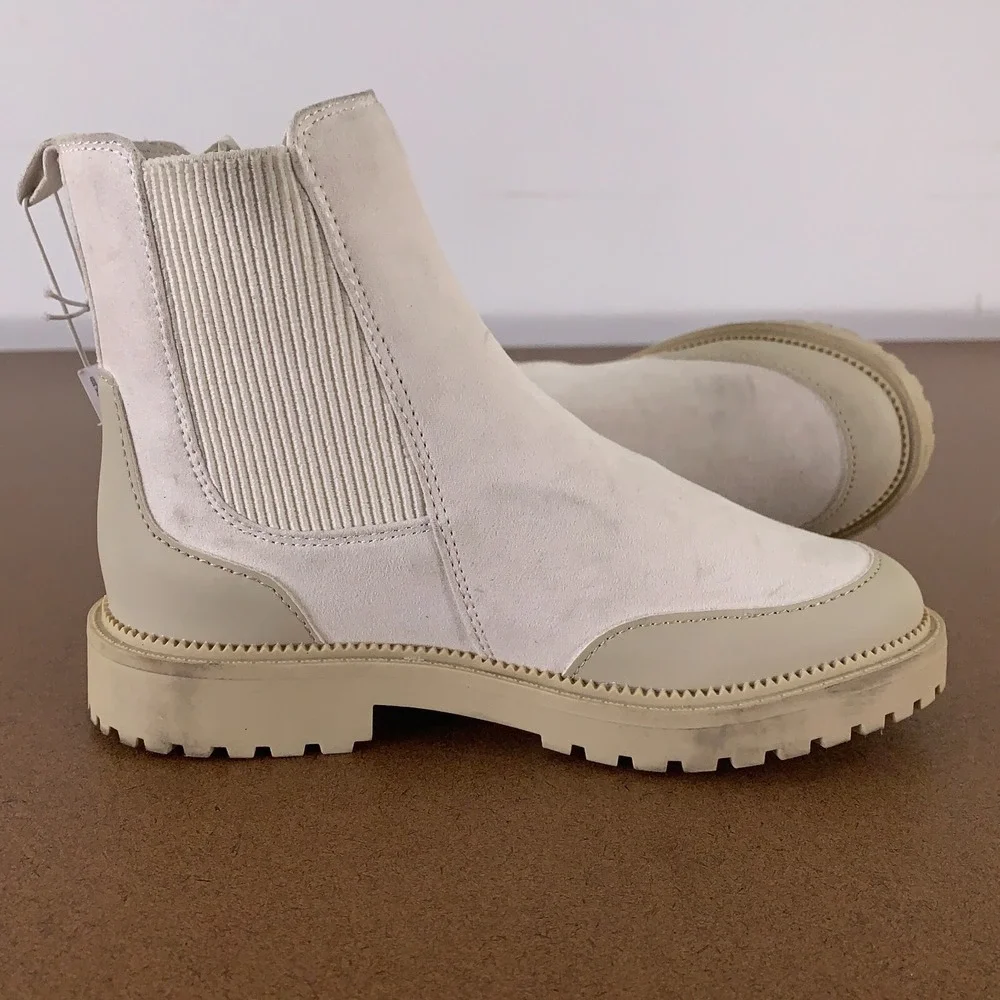 Old Navy Girls Youth Shoe Size 1 Wish Bone Faux-Suede Chelsea Boots NWT *Flaw